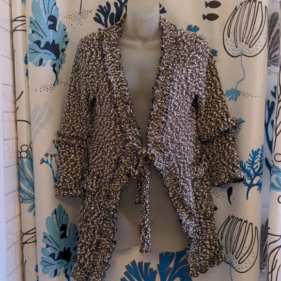 Papillon Blanc Black + White Popcorn Knit Ruffled Cardigan Sweater Sz M - Picture 1 of 9